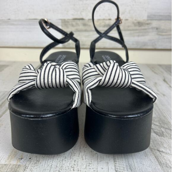 Journee Collection Womens 9.5 Lailee Black White Buckle Platform Sandals NEW - Picture 3 of 8